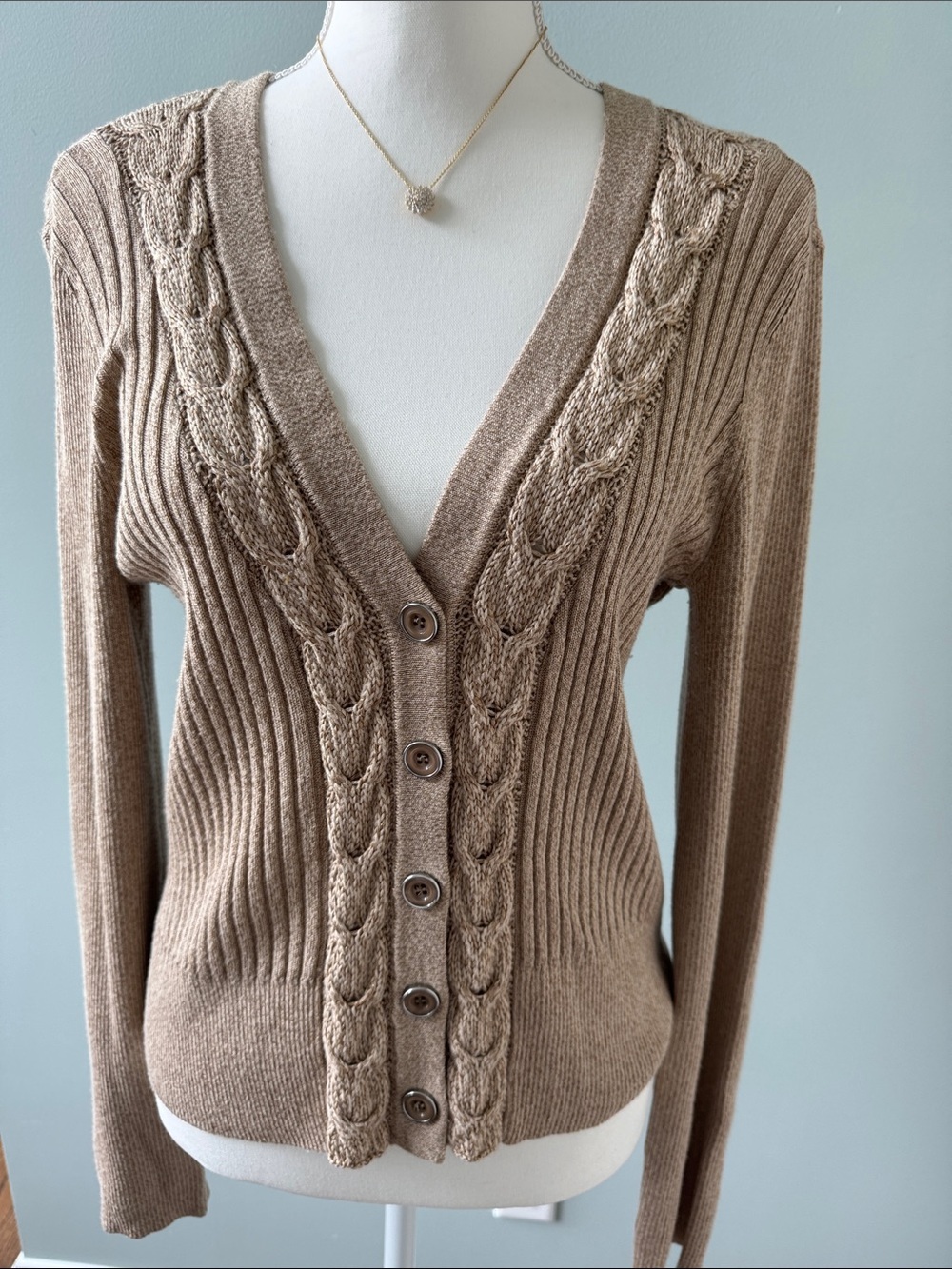 Beautiful St.John button down Sweater Size M